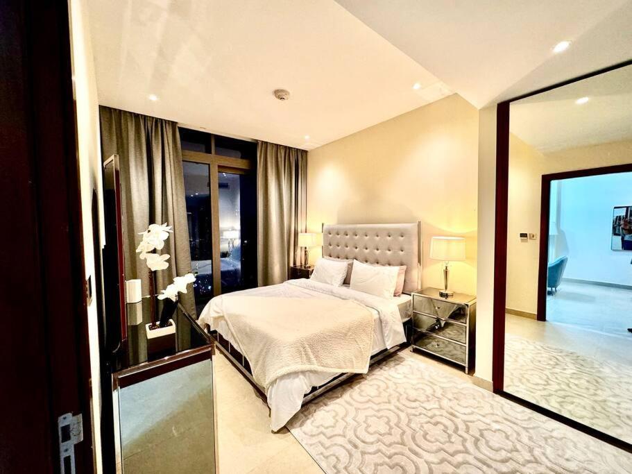 Marina Gate 1 Deluxe Appartement *